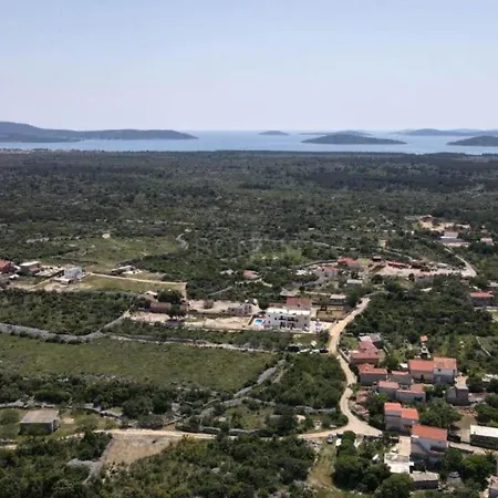 Villa Sunrise With Outdoor Pool