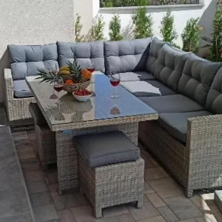 Villa Sunrise With Outdoor Pool *