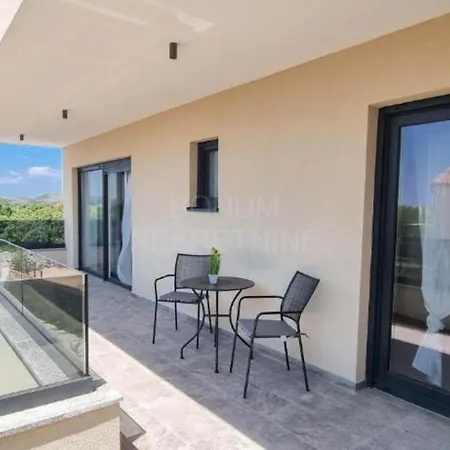 Sunrise With Outdoor Pool Šibenik