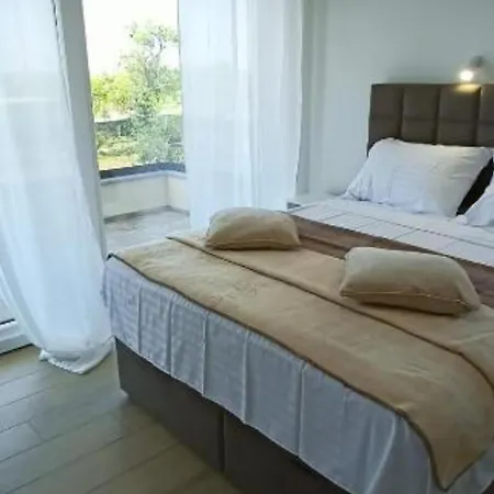 Sunrise With Outdoor Pool * Šibenik