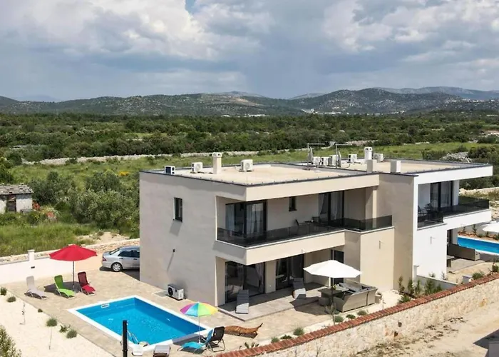 Sunrise With Outdoor Pool Šibenik