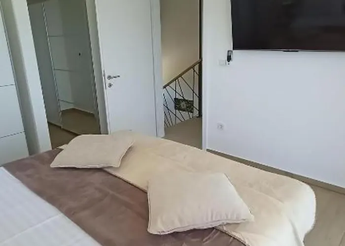 Sunrise With Outdoor Pool