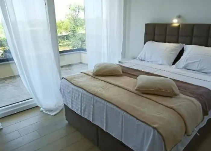 Sunrise With Outdoor Pool * Šibenik